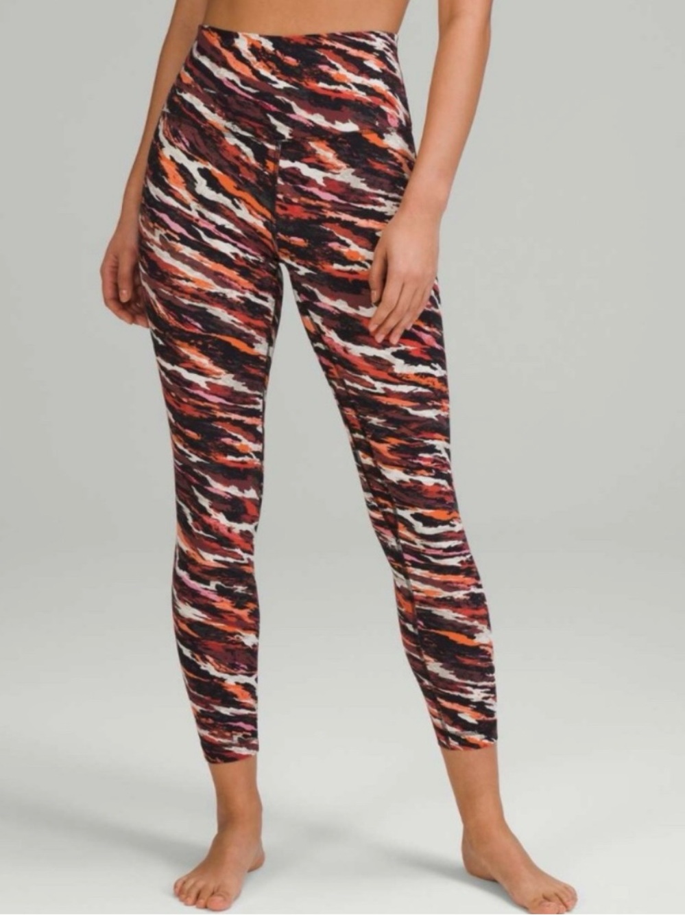 Lululemon Lunar New Year Align High-Rise Pant 25" Sz 8
Tiger Tide Smoky Red Mult